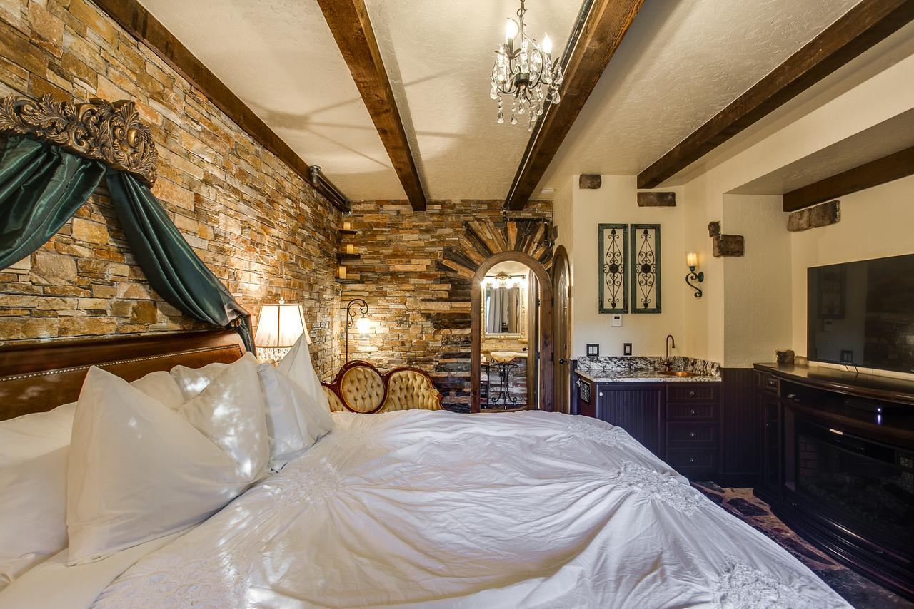 Storybook Riverside Inn เลเวนเวิร์ท ภายนอก รูปภาพ